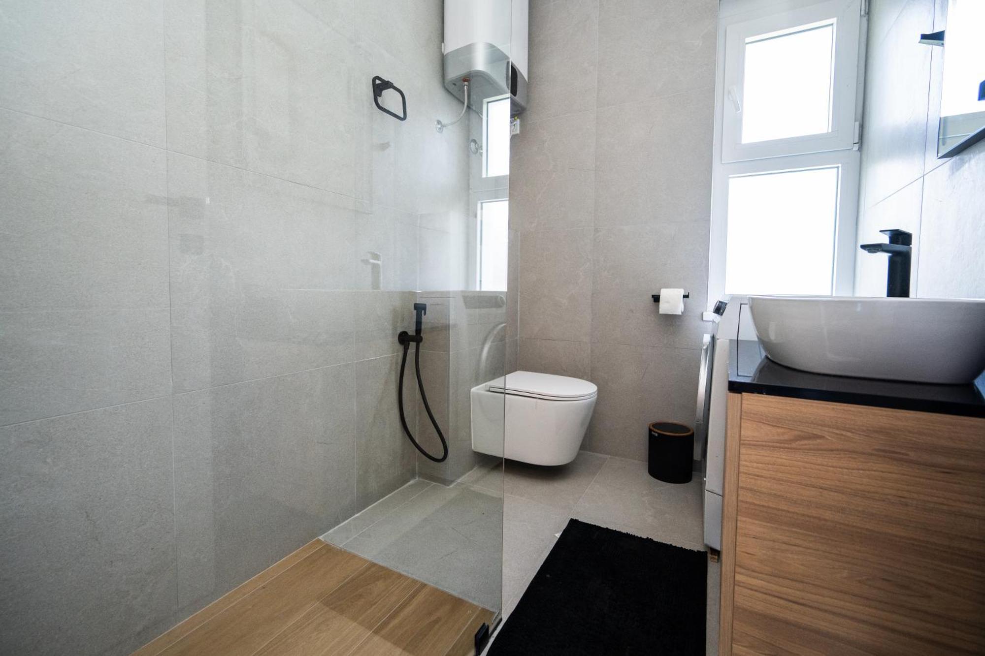 Bright 2Bdr Apartment With Balcony - Free Parking ซาราเยโว ภายนอก รูปภาพ