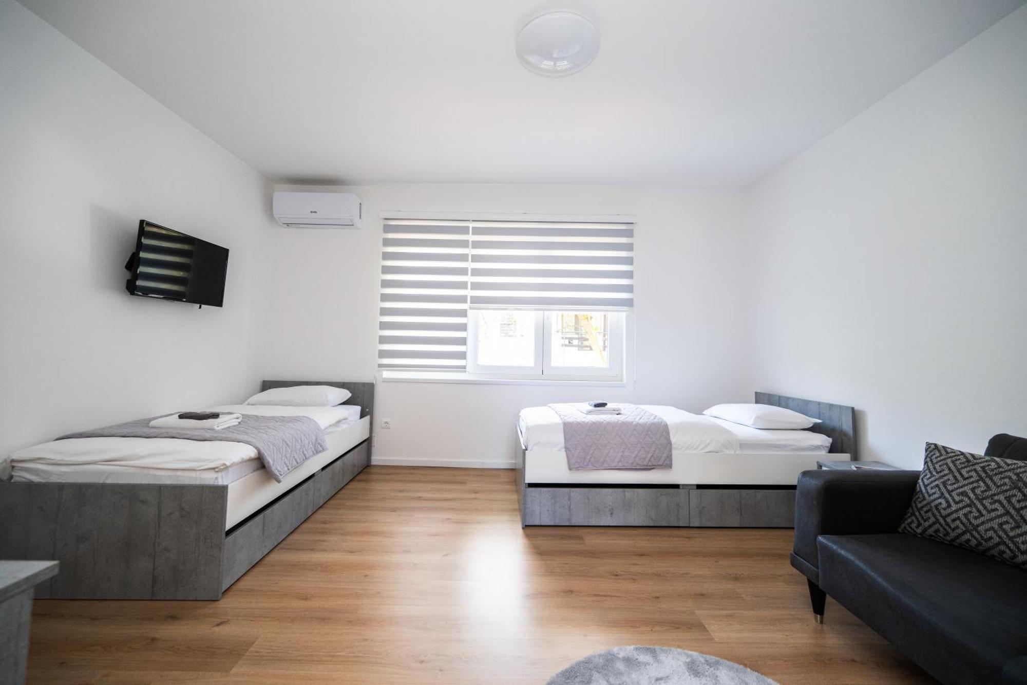 Bright 2Bdr Apartment With Balcony - Free Parking ซาราเยโว ภายนอก รูปภาพ