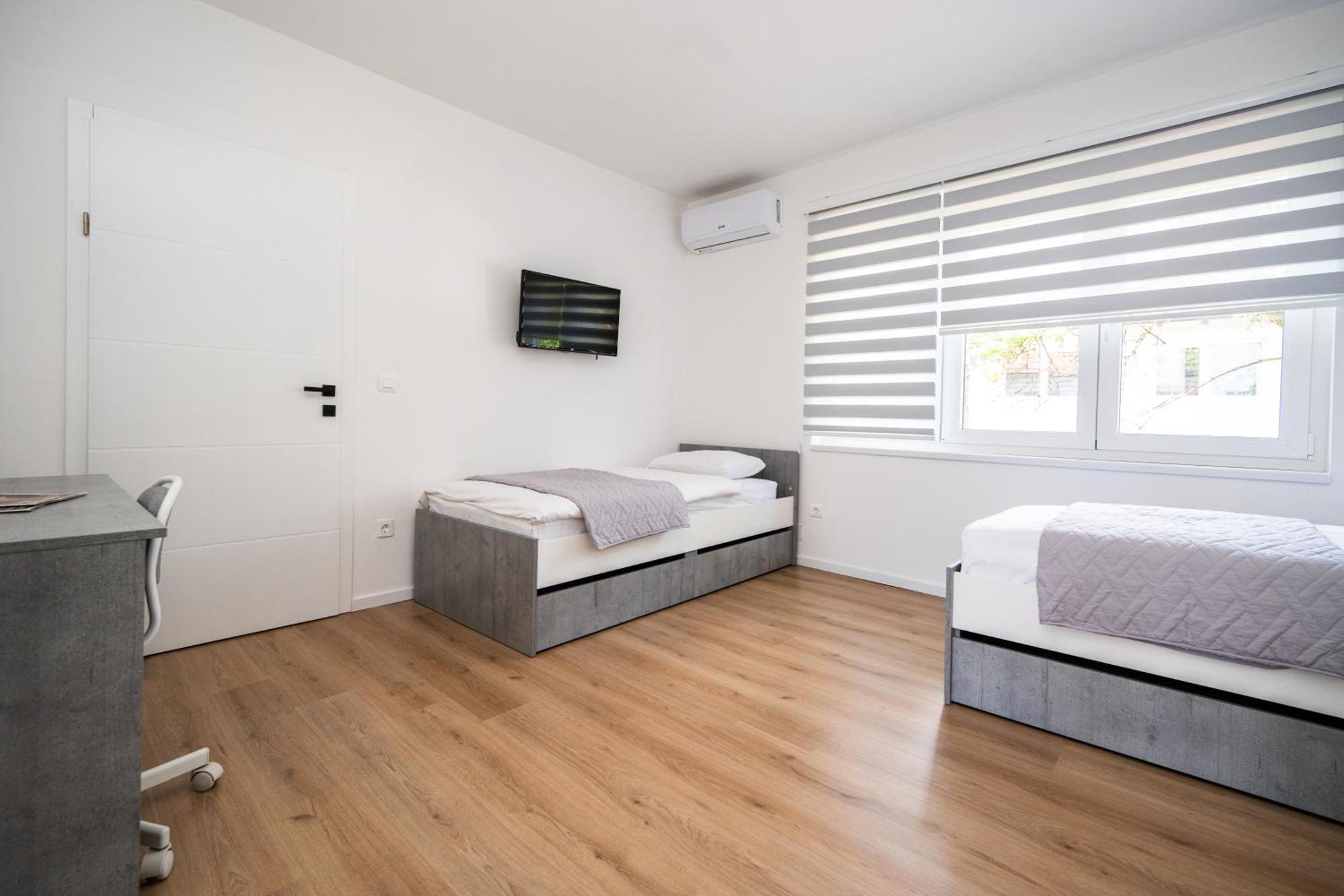 Bright 2Bdr Apartment With Balcony - Free Parking ซาราเยโว ภายนอก รูปภาพ