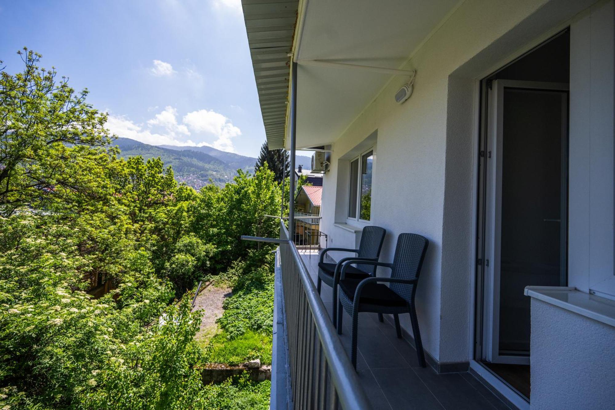 Bright 2Bdr Apartment With Balcony - Free Parking ซาราเยโว ภายนอก รูปภาพ