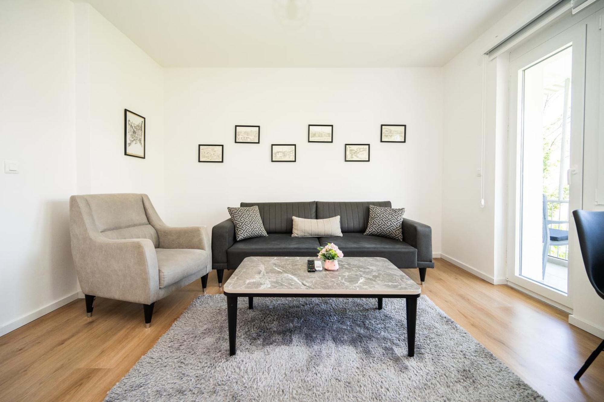 Bright 2Bdr Apartment With Balcony - Free Parking ซาราเยโว ภายนอก รูปภาพ